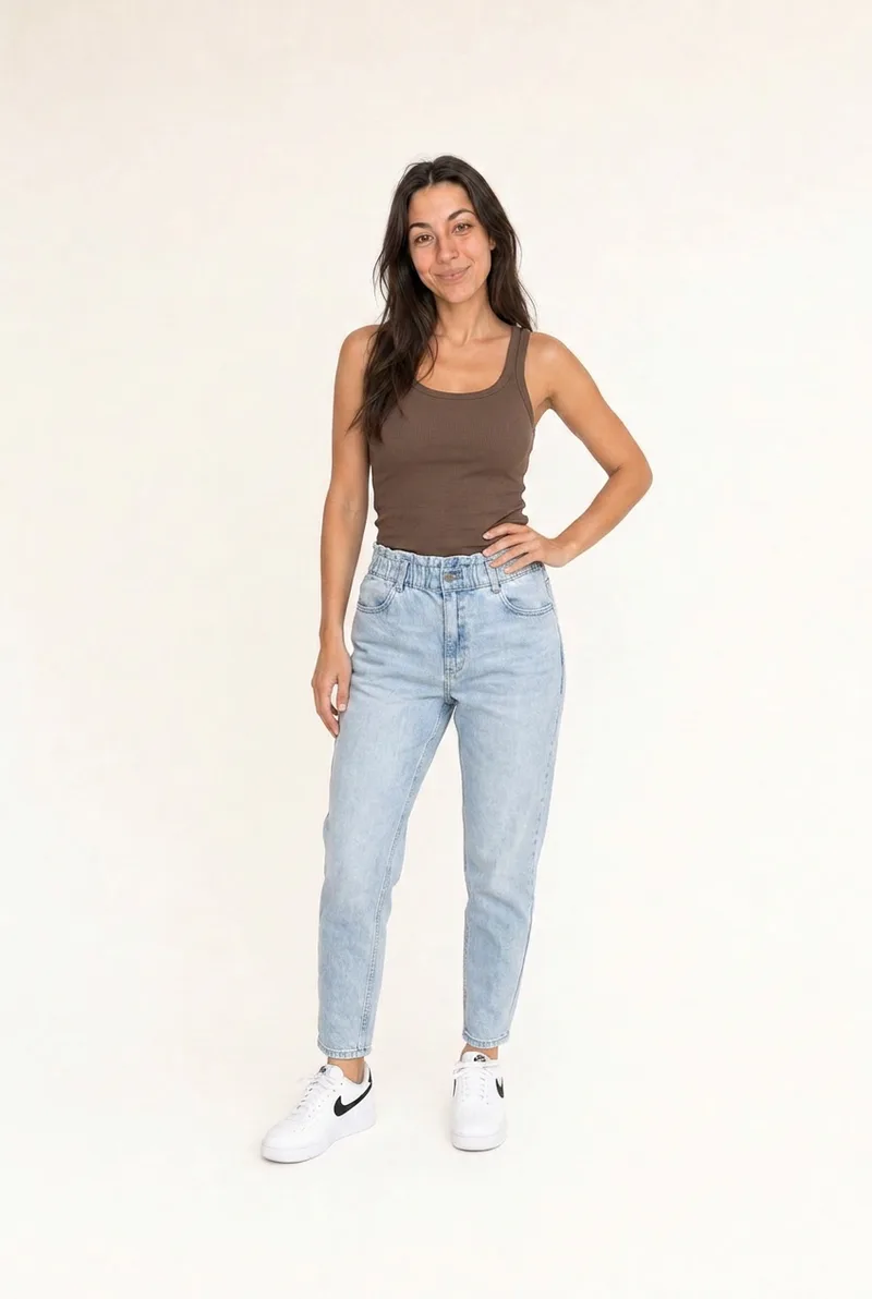 Simple casual outfit — brown tank top and jeans, minimalist everyday look