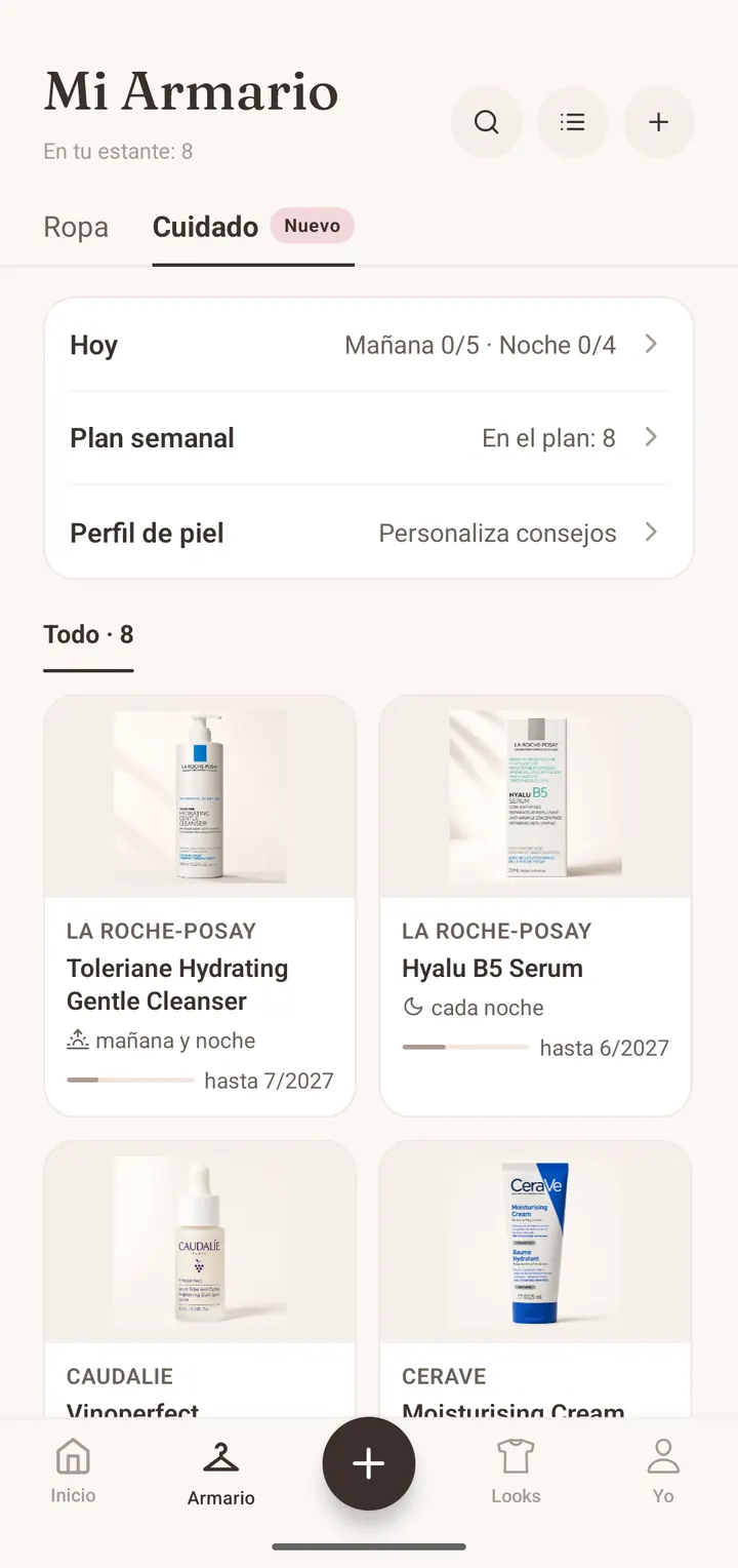 Estante de cosméticos en la app Closie con información de ingredientes